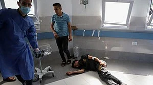 Oxygen shortage kills 8 patients in besieged Gaza hospital: Minister