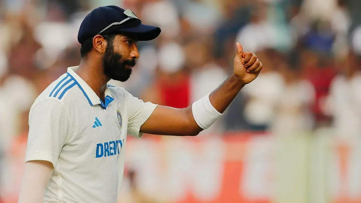 Bowler or chameleon? (photo: @Jaspritbumrah93/X)