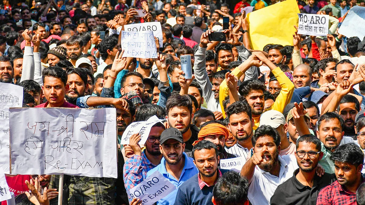 File photo of aspirants at a protest over exam paper leaks in Prayagraj (Allahabad)