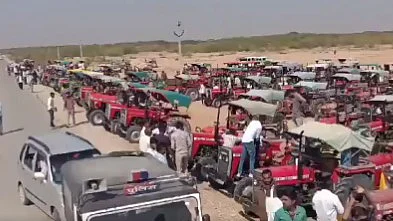 Farmers protest at Punjab-Haryana borders (photo: @Politics_2022_/X)