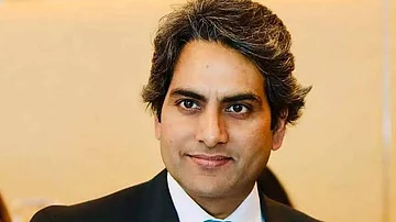 Aaj Tak anchor Sudhir Chaudhury courted controversy, wondering whether former Jharkhand chief minister Hemant Soren's family deserved SC/ST benefits, before his arrest by the Enforcement Directorate (photo courtesy @ambedkariteIND/X)