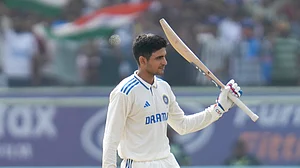 Gill gets back among runs with third Test hundred as India extend lead to 370 runs at tea