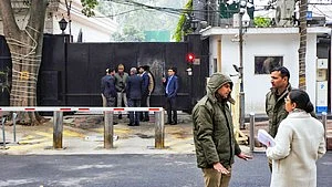 Police personnel outside Kejriwal's residence (photo: IANS)