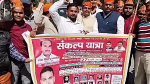 200 booked for rioting as Prajapati Samaj Yatra tries to enter Delhi