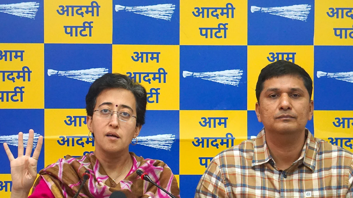 AAP leaders Atishi and Saurabh Bhardwal address a press conference in New Delhi on 30 March (photo: PTI)