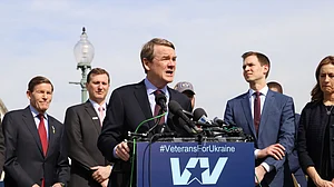 US Senator asks social media giants about preparations for elections in India, other nations