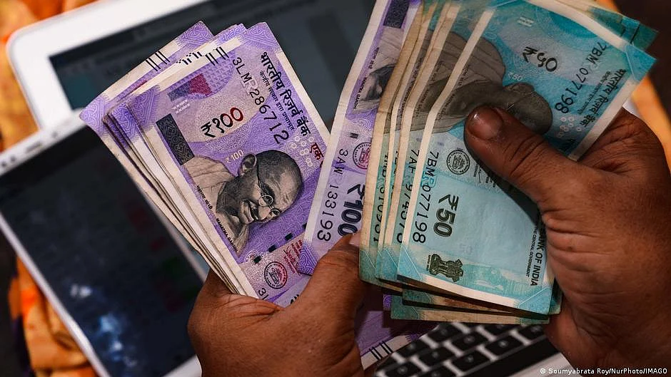 India's GDP is growing fast, but are voters set to benefit? (photo: DW)