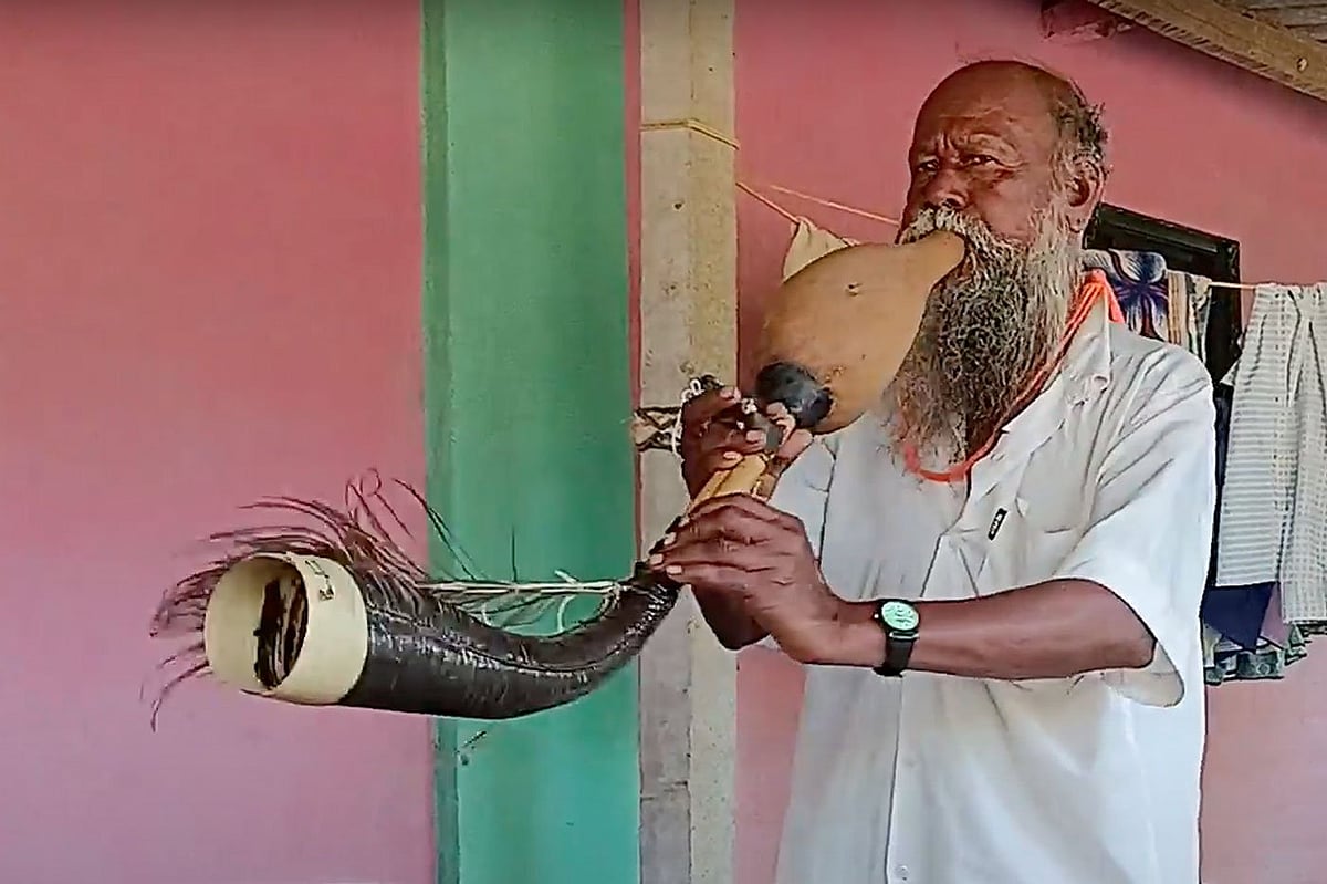 Bhiklya Dhinda’s father Ladkya taught him to make tarpa from dried palm toddy leaves, bamboo and bottlegourd: "It requires a chest full of air. One has to blow and also make sure one's body has enough air to breathe too."