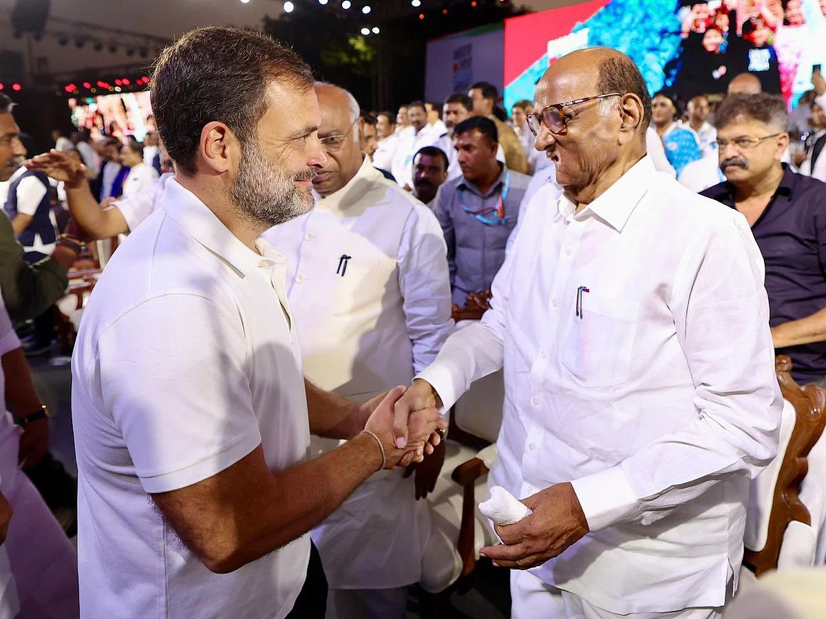 Sharad Pawar with Rahul Gandhi at the Shivaji Park rally (photo: @PawarSpeaks/X)