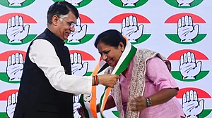 Karnataka BJP leader Tejaswini Gowda joins Congress ahead of LS polls