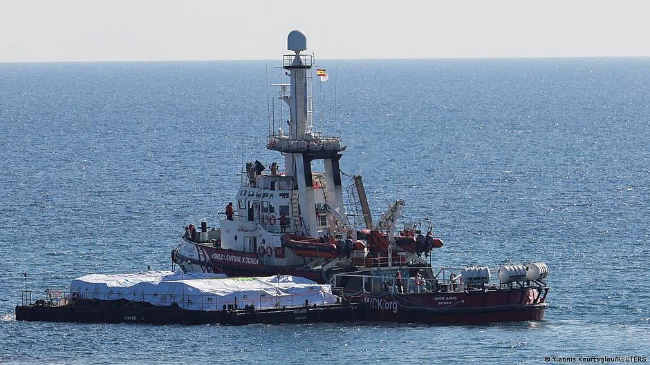 Israeli military said it carried out strikes on two sites belonging to Hezbollah (photo: DW)