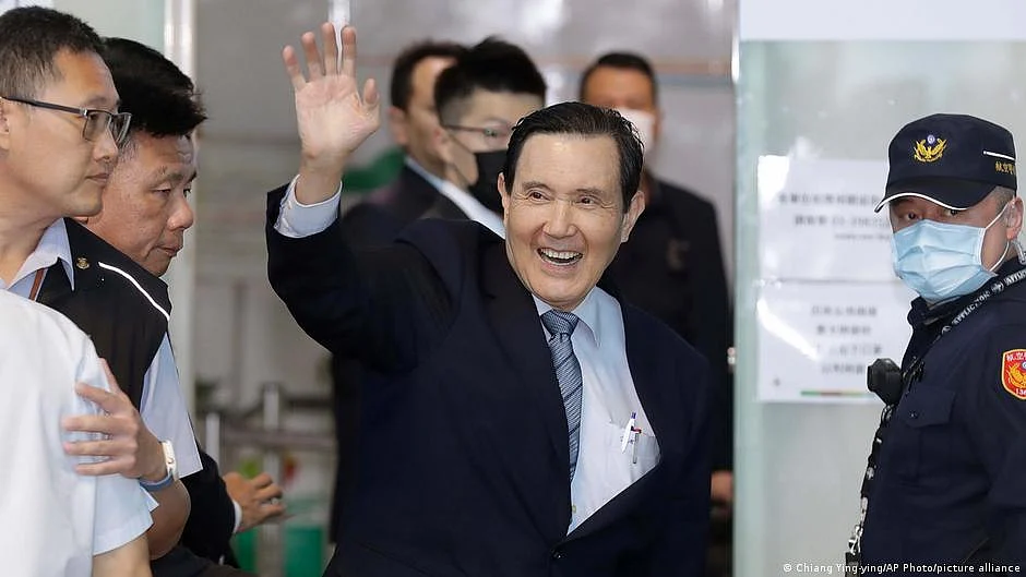 Taiwan ex-president in China to promote peace