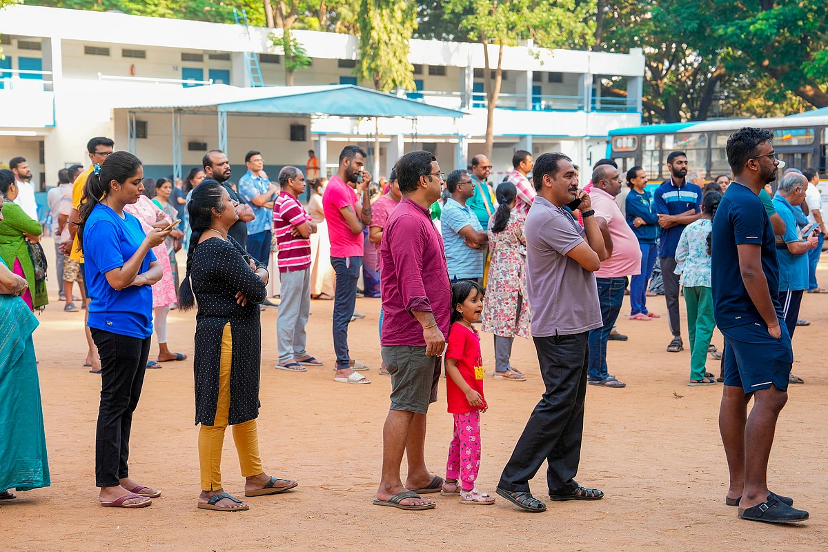 Voters in Bengaluru (photo: PTI)