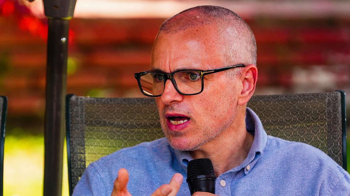 Omar Abdullah speaks to the press in Srinagar (photo: PTI)