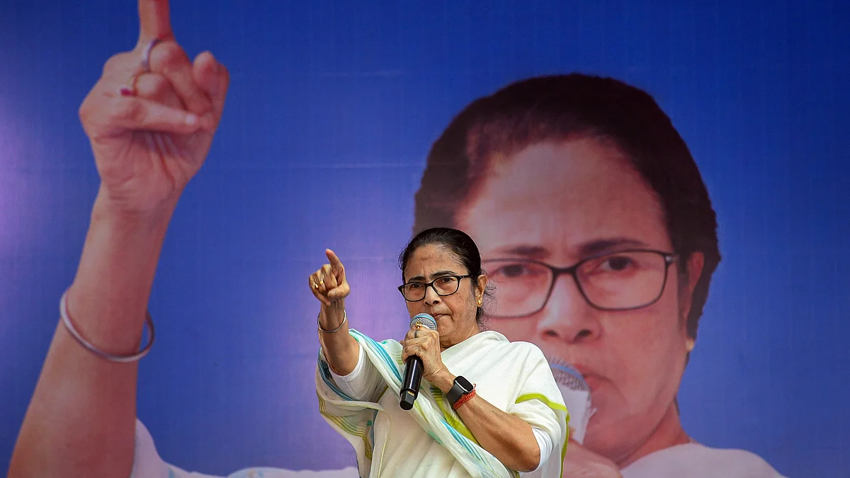 TMC chief Mamata Banerjee addresses during an election campaign in Nadia on 31 March (photo: PTI)
