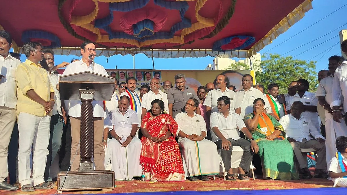 Anbumani Ramadoss campaigns for the BJP's Tamilisai Soundararajan (in red, photo: @draramadoss/X)