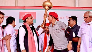 BJP workers clean Kannauj temple after Akhilesh performs puja, video goes viral