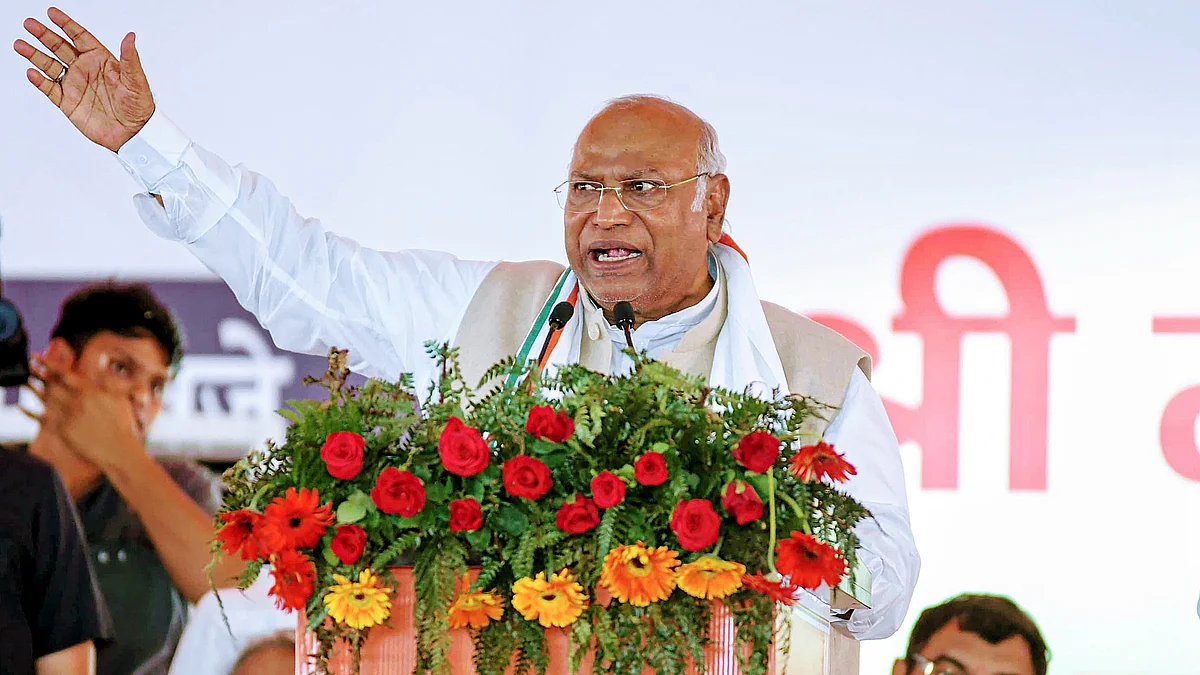 Mallikarjun Kharge addresses a public meeting in Haryana in 21 March (photo: PTI)