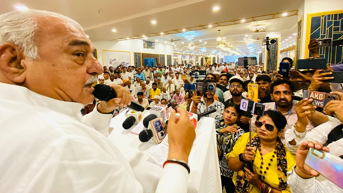 Former Haryana CM Bhupinder Singh Hooda addresses a Congress party meeting (photo: @BhupinderShooda/X)