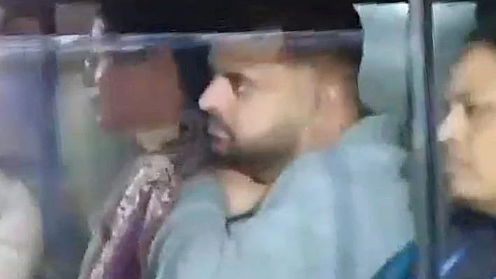 Prajwal Revanna in police custody in Bengaluru on 31 May (photo: @SumanDudi6/X)