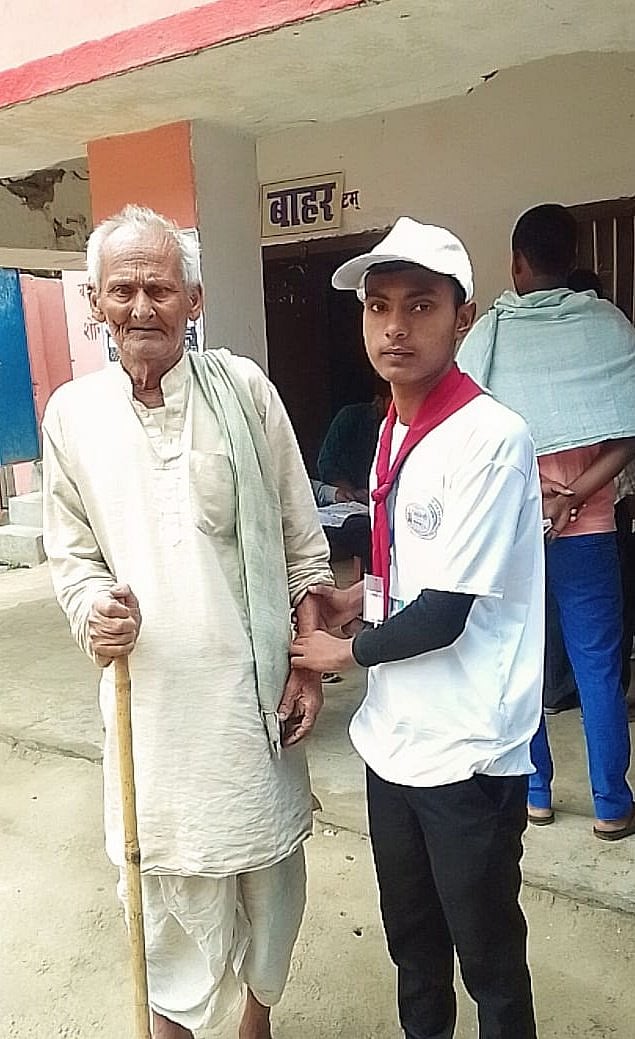 This older gentleman needed a stick and a helping hand, but he is hear to be heard (photo courtesy @ECISVEEP/X)