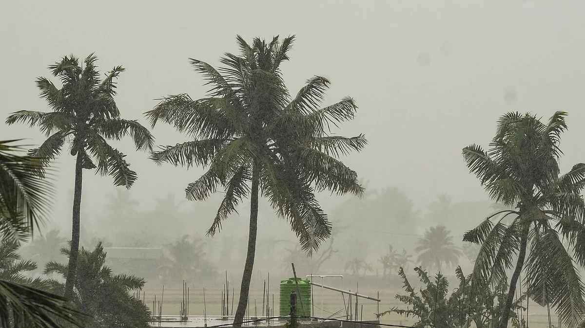 Heavy rain lashes Dumka district