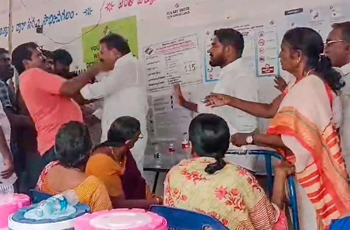 Screengrab from video of the Siva Kumar slap! (courtesy PTI)