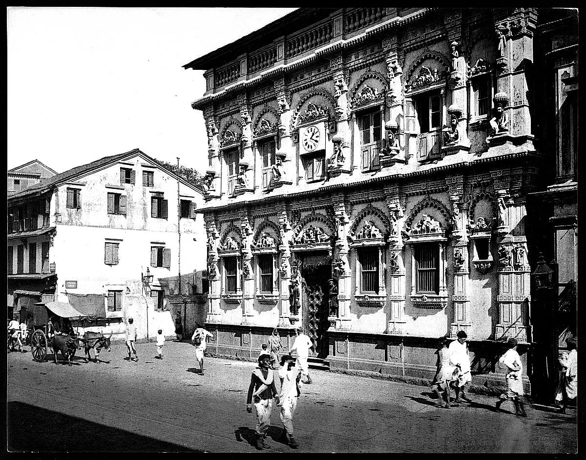 The Dwarkadhish Temple, Kalbadevi, a stunning example of decorated
façade