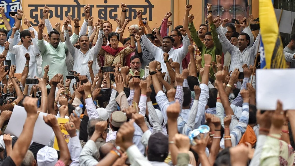 AAP leaders and supporters protest in Delhi on 29 June (photo: Vipin/NH)