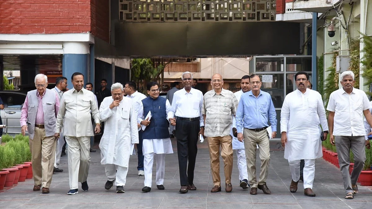 INDIA bloc, the time for polite noises and PR is past; it's time for drastic act (photo: Vipin/NH)