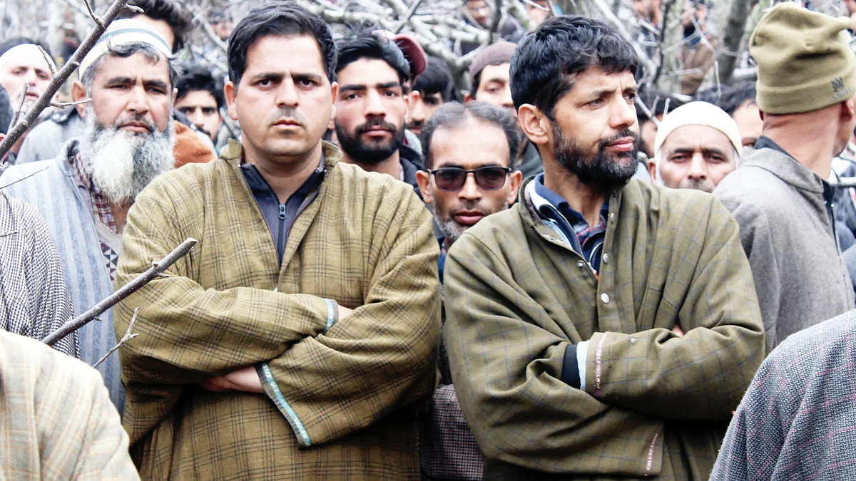 Apple growers from Shopian gather in protest, March 2024