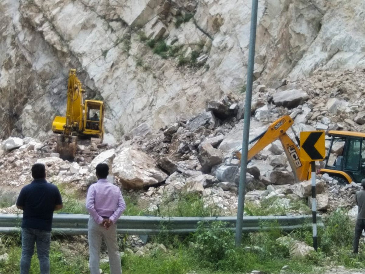 The incident occurred around 7:30 am near Chirbasa when heavy stones and debris fell from a hill (photo: PTI)