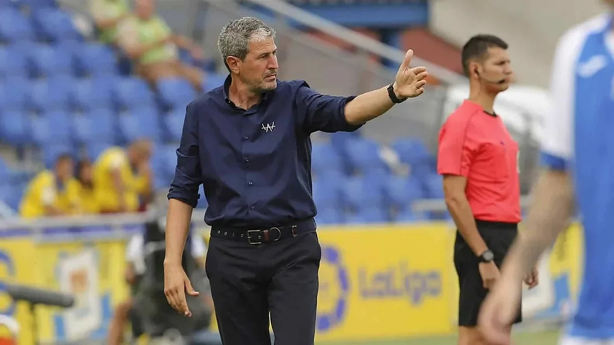 Manolo Marquez during a football match (photo: ISL)