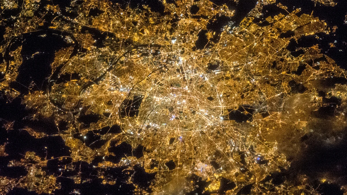 Nasa shared stunning images of Paris from space (photo: @Space_Station/X)