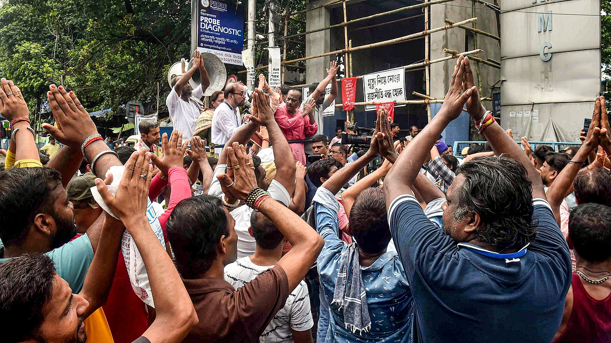 Doctors protesting in Kolkata (photo: PTI)