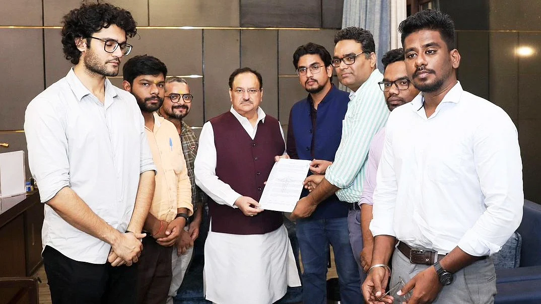 A delegation of FORDA meets Union Health Minister Jagat Prakash Nadda