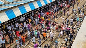 Was Badlapur accused's death attempt to destroy evidence, Opposition asks