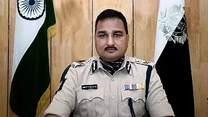 Kolkata CP came to me several times to quit, did not accept resignation: CM