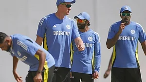 Morkel wants to build bridges with his bowling unit to get the job done