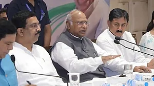 Kharge seeks people's support to establish stable, pro-people govt in J&K