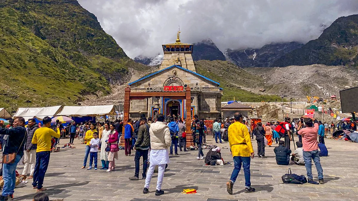 Devotees at Kedarnath Temple on 16 September (photo: PTI)
