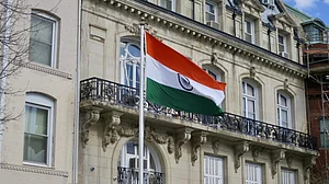 Washington: Police, secret service probe Indian embassy officials‘ death