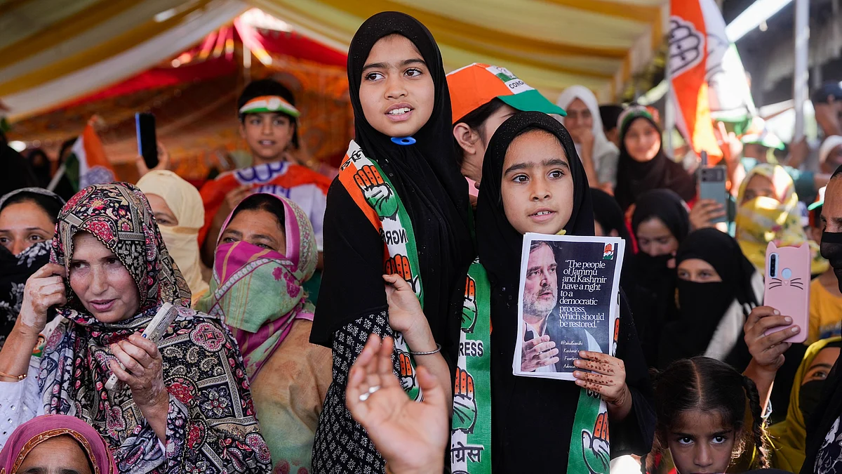 Supporters during Rahul Gandhi's public meeting in Srinagar on 23 September (photo: PTI)