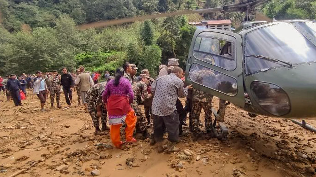 Nepali Army evacuates people from a flood-affected area on 30 September (photo: PTI)