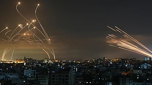 Gulf states assure Iran of their neutrality, as US looks to aid Israel