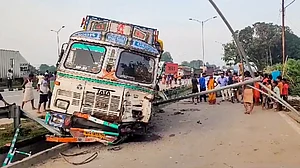 Truck-tractor collision in Mirzapur leaves 10 dead, three injured