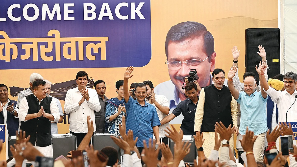 Kejriwal and Mann play snakes and ladders in Punjab