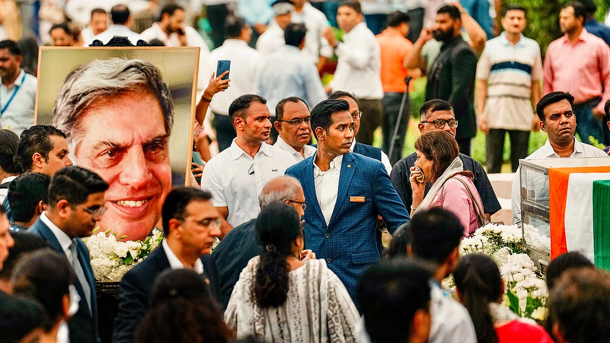 The crowd of mourners at NCPA (photo: PTI)