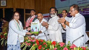 CM Hemant Soren distributes appointment letters to CHO in Ranchi on 14 October (photo: PTI)