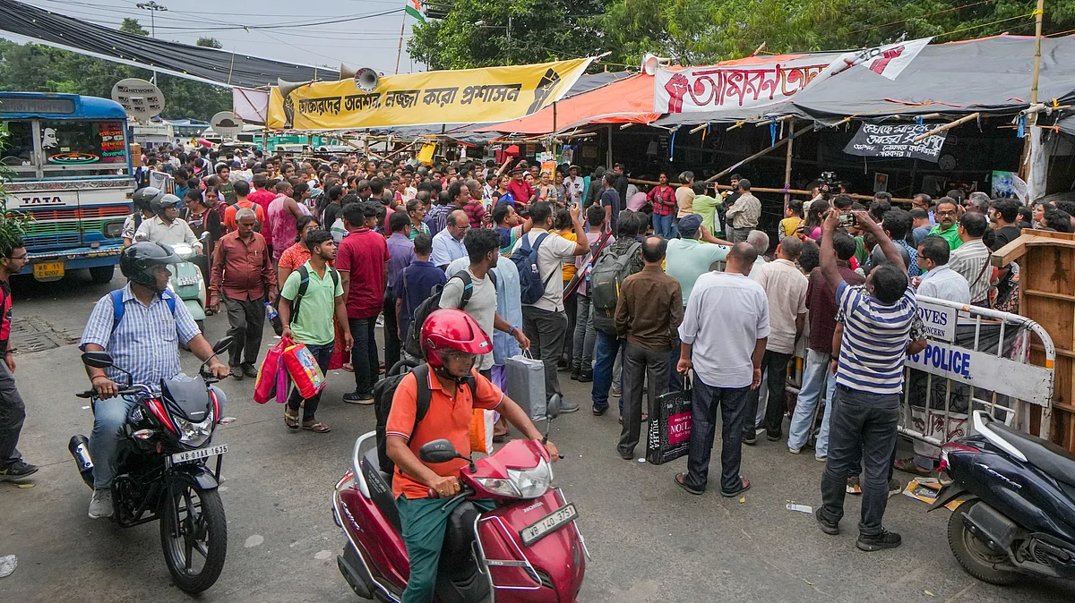 Junior doctors protest in Kolkata on 16 October (photo: PTI)